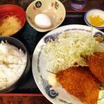 いかり亭 大森店 - アジフライ定食。生卵、コーヒー付き