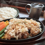 ウエストウッド - ランチ チキンのカット焼き オニオンソース　１０９０円　(2023/03)