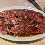 Yakiniku Koushuen Karuizawa Ten - 左：カルビ　右：ロース