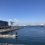 A16 - 外のデッキから見たところ、ハンマーヘッドの斜向かい