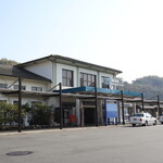 伊予灘ものがたり - JR八幡浜駅(2023年3月)
