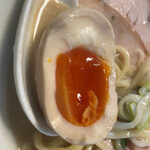 らぁ麺 飛鶏 - 煮卵（合格！！）