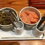 Hakata Motsunabe Yamaya - 備え付けの高菜と明太子は食べ放題、幸せ♡