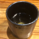 Hakata Motsunabe Yamaya - 冷たいお茶が嬉しいですね。