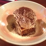 ボッテガ シモーネ - ワインとともにティラミス（￥500）