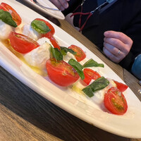 grigio la tavola - 