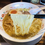 小川軒 - 透明感のある麺