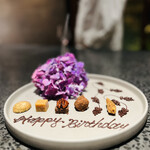 イチリン ハナレ - ◎紫陽花とプティフールの組み合わせは美しい❗️