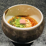 イチリン ハナレ - ◎鶏の白レバーだけで作ったパテと特製タレに、アーモンド、ゴマ、パクチーを添えてある。