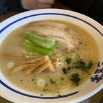 Sampoutei - 鶏白湯塩らーめん ¥825