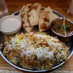 インド料理ダイニングバー ルドリ - ビリヤニセット1280円　ビリヤニ&カレーはベジタブル