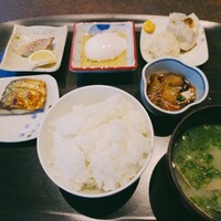 ビストロ ヴァンヌーヴォ - 和食