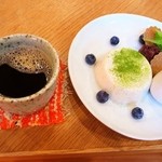 愉多工房のそばプリンアラモードとたんぽぽコーヒー（１３年７月）