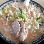 斉華 - チャッチャッ系の豚骨味噌ラーメン‥