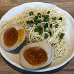 鶏白湯らーめん 鶏神 - 替え玉（100円）、煮玉子（150円）