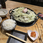 Ramu Jenereshon - 5種盛り（ご飯、野菜食べ放題）＋ラムフィレ肉のユッケ＋生ハム1枚
                      1100円＋957円＋165円