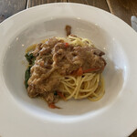 Iru Jerume - もち豚すね肉と玉ねぎの煮込みソーススパゲッティーニ