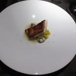 エクアトゥール - 自家製塩麹につけた萩産甘鯛のポワレ