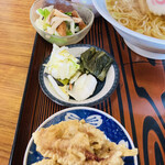 食事処八千代 - 半ライスセット