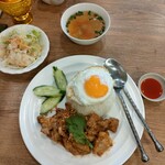 イサーンキッチン タイ料理&タイ居酒屋 - ムートーガーティアムランチセット¥1,000