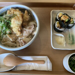 麦の杜 - 合盛りうどんに巻き寿司