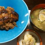 うなぎ焼き飯・貝汁