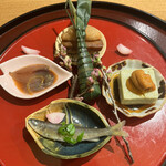 日本料理 太月 - 量少なめコース２３１００円。蓮根カラスミ餅、ソラマメ豆腐、稚鮎塩煮、蛍烏賊沖漬け、車海老粽寿司。蓮根餅とカラスミも合いますね♩ 五合は呑めるラインアップです（╹◡╹）（╹◡╹）