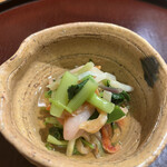 日本料理 太月 - 量少なめコース２３１００円。赤貝の酢浸し。赤貝と浅葱、山菜などを淡い酸味で仕上げた品です。閖上産赤貝とのことですが、私が赤貝音痴なので。。味は良かったです（╹◡╹）