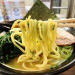 百麺 - 太麺野菜3点盛　麺リフト