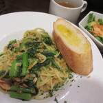 ジュイップ - 桜エビと菜花のオイルパスタ　900円