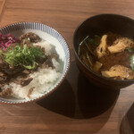 まんざら亭 NISHIKI - 〆のお肉のご飯とお味噌汁