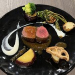 Eccomi!! - 鹿肉のロースト、金柑とカリフラワーソース