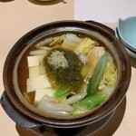 旬菜食飲　かめ蔵 - 具たくさん湯とうふ。650円