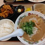 天下一品 - こってり唐揚げ定食
      