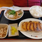 天下一品 - 羽根つき餃子定食（ミニ半玉）