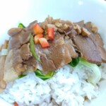 Chuugokuryouri Kiraku Hanten - 豚丼。美味しいとは思いますが…