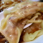 おおぜき中華そば店 - これが噂の烏賊ワンタン！＠イカと煮干の黒いそば（800円）