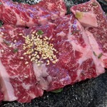 七輪炭火焼肉 遊輪 - 