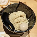 麺屋 周郷 - 綺麗な麺にツルツル煮玉子
