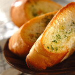 Garlic toast (2 pieces)