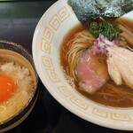 麺処 おぐら - タマゴかけご飯と一緒に