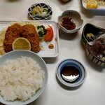 かご平 - アジの刺し身とアジフライ定食(税込1400円)