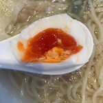 宍道湖しじみ中華蕎麦 琥珀 - 宍道湖しじみ中華蕎麦<塩>(1000円)にワンタン2個(100円)