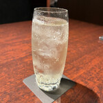 黒毛和牛焼肉 虎斑 - 梅酒のソーダ割り