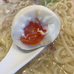 宍道湖しじみ中華蕎麦 琥珀 - 宍道湖しじみ中華蕎麦<塩>(1000円)にワンタン2個(100円)