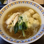 Manyouken Wantammen Andohonkonyamuchadainingu - 名物 海老入りワンタン麺 醤油 (935円)