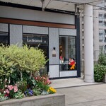 La Brianza - 暖かくなってきて少しずつ春が感じられてきました。青山散歩しながらお店へ向かったこの日の桜は5分咲きくらいでしたね(*^^*)