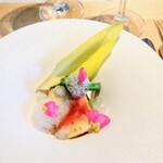 La Brianza - 2種類の貝のサラダほっき貝はまぐりこごみウルイタラの芽。たっぷり旬の素材とても嬉しい〜☆* こごみの歯ざわりタラの芽の風味、ウルイのサクサク感とか、貝の旨みと合わさって美味しかった☆