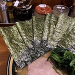 横浜家系ラーメン 三郷家 - 海苔増しは5枚100円。