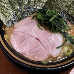 横浜家系ラーメン 三郷家 - チャーシュー。